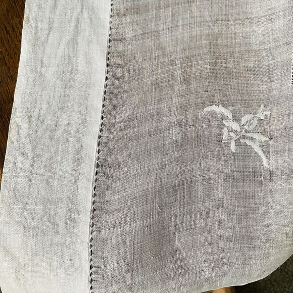 Vintage Tablecloth Floral Embroidered Handmade White Drawnwork 62x78” - Picture 3 of 10